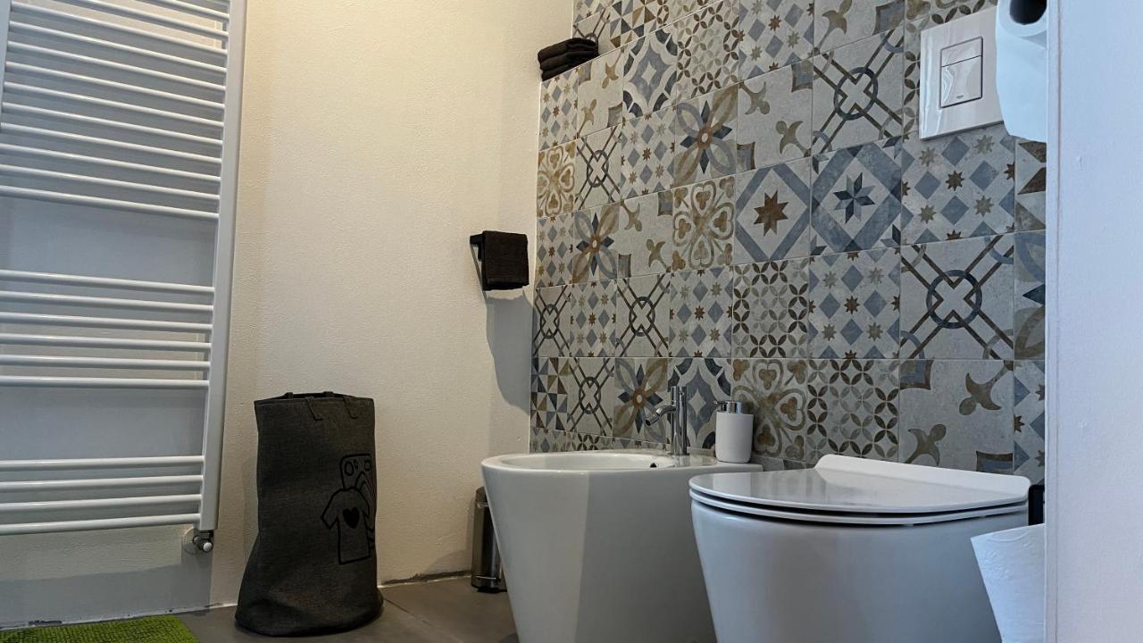 Cascina Giantino Suite Cantina - G A Y - M E N - O N L Y (Adults Only) Montegrosso dʼAsti Buitenkant foto